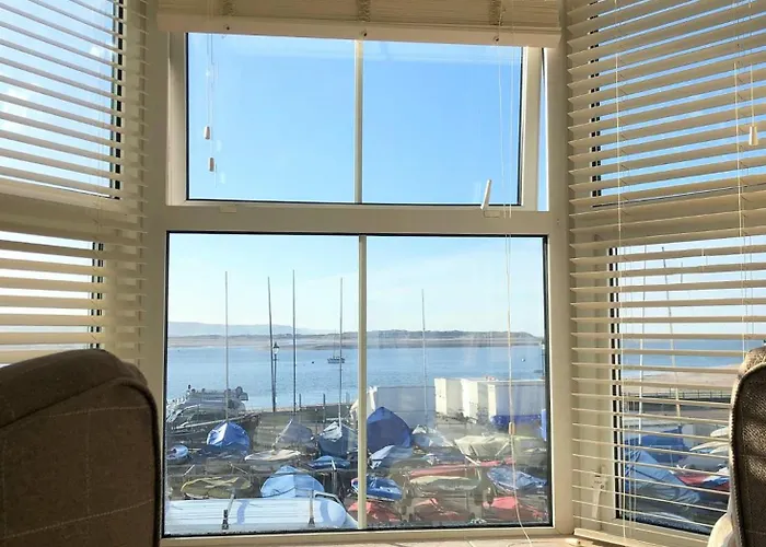 Popular Sea View Apartment